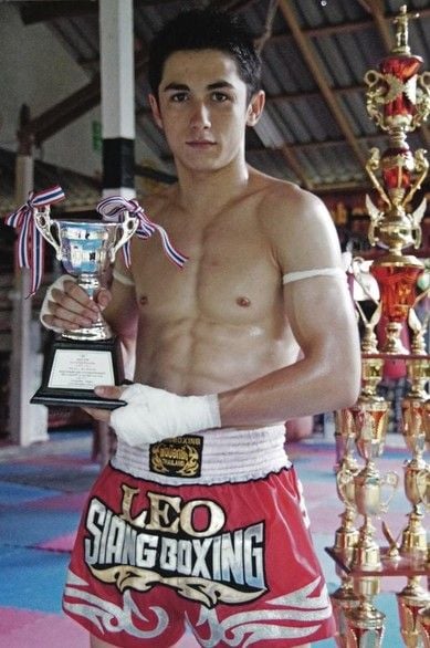 สองพี่น้องสุดหล่อจากเวทีThai Fight