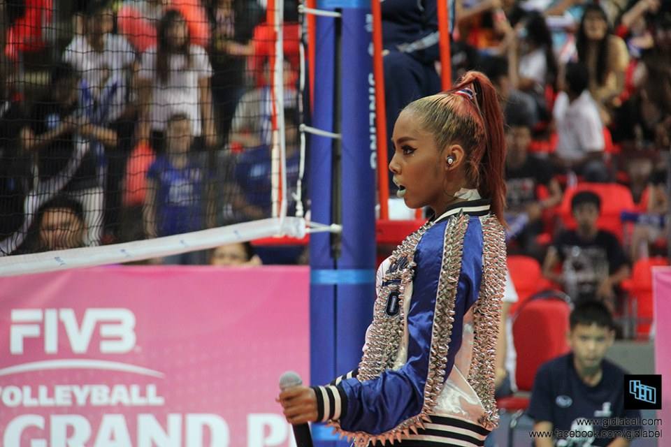 "ตาตั้น" ร้อง เต้น @Volleyball World Grand Prix 2013