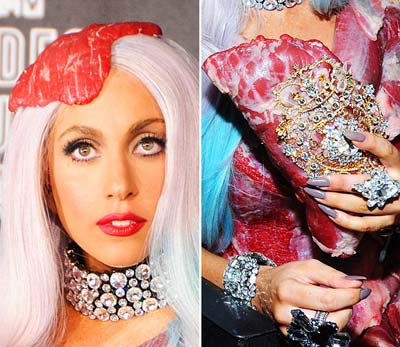 คุณคิดยังไงกับชุดเนื้อสดของ Lady Gaga