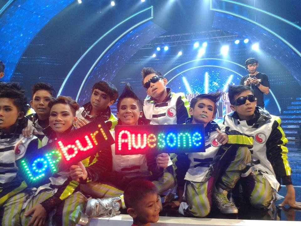 AWESOME DANCE CREW