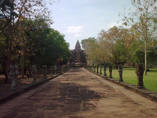 ปราสาทหินพนมรุ้ง สถานที่ถ่ายทำละคร สาปพระเพ็ง มนต์ขลัง อารยธรรม แหล่งท่องเที่ยวสวยงามมาก