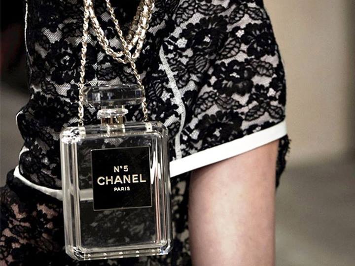 กระเป๋าถือ CHANEL เก๋เก๋!!!