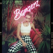 รวมภาพ Photoshoot ล่าสุดของ Miley Cyrus สำหรับอัลบั้มใหม่ของเธอ Bangerz โดยว่ากันว่าอัลบั้มนี้จะมีศิลปินที่มาร่วมงานกับเธอ