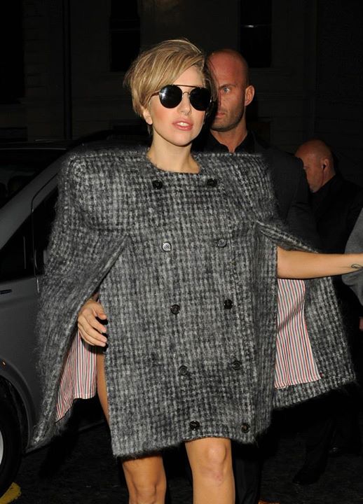 Lady Gaga เดินทางมาที่ BOUJIS Club ที่ London