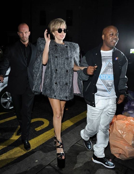 Lady Gaga เดินทางมาที่ BOUJIS Club ที่ London