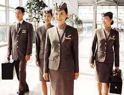 Asiana Airlines สายการบินเอกชนห้าดาวระดับโลกของประเทศเกาหลีใต้ กับชุด uniform สีน้ำตาลเรียบง่าย แต่แฝงไว้ด้วยความงดงามตามแบบฉบับเกาหลีอย่างลงตัว