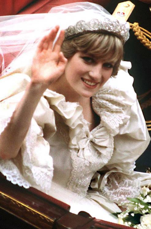 Diana, princess of Wales เจ้าหญิงไดอาน่า เจ้าหญิงแห่งดวงใจของปวงชนชาวอังกฤษ ท่านมีพระสิริโฉมที่งดงามมากเลยค่ะ!!!