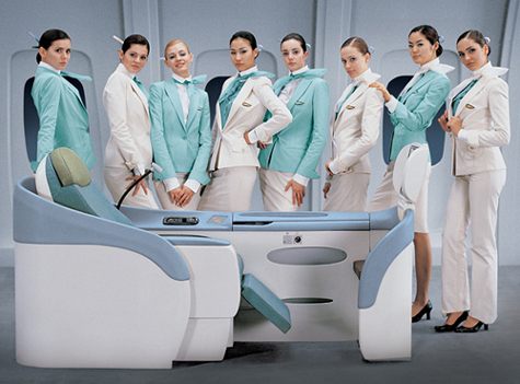 ชุด uniform ของสายการบิน Korean Air สายการบินแห่งชาติสีฟ้าของเกาหลีใต้ กับชุดสีฟ้า-สีขาวแลดูสะอาดสอ้านตาแต่แฝงไว้ด้วยความเรียบหรูงดงามแบบชาวเกาหลี!!!