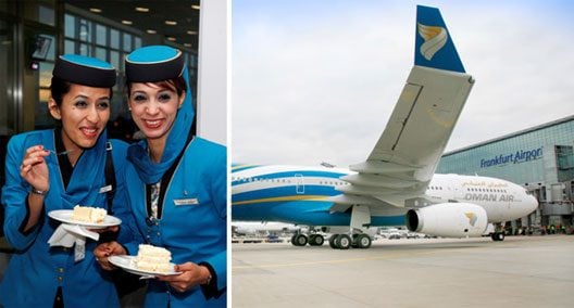 Oman Air สายการบินแห่งชาติโอมานกับ uniform สีฟ้าเรียบหรู และการตกแต่งภายในด้วยสีส้ม-ครีมอ่อนละมุนแต่ดูแข็งแกร่งหรูหราสบายตาเหมือนอยู่ในโรงแรมห้าดาว!!!