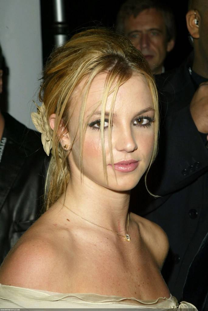 Britney(ในอดีต) ชุดนี้สวยสง่างามม๊ากๆๆๆๆ!!!! (จบ)