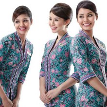 Malaysia Airlines สายการบินแห่งชาติห้าดาวระดับโลกของมาเลเซีย กับชุด uniform โดดเด่นมีเสน่ห์งดงามแบบชาวมลายู เรียบง่ายแต่เริ่ดหรูภายในเวลาเดียวกัน!!!