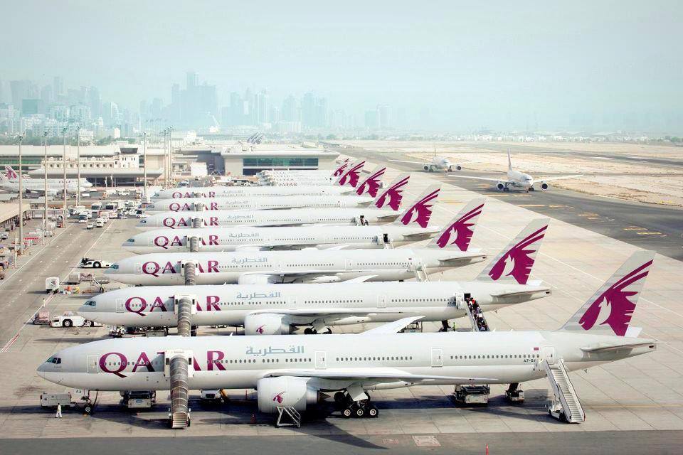 Qatar Airways สายการบินห้าดาวของโลกกับชุดuniformสีเลือดหมูดูภูมิฐานแต่สดใส แกร่งนอกอ่อนใน สมกับเป็นบริการห้าดาวที่ต้องลองไปสัมผัสสักครั้งในชีวิต