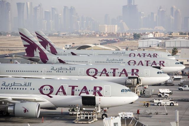 Qatar Airways สายการบินห้าดาวของโลกกับชุดuniformสีเลือดหมูดูภูมิฐานแต่สดใส แกร่งนอกอ่อนใน สมกับเป็นบริการห้าดาวที่ต้องลองไปสัมผัสสักครั้งในชีวิต