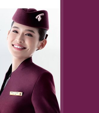 Qatar Airways สายการบินห้าดาวของโลกกับชุดuniformสีเลือดหมูดูภูมิฐานแต่สดใส แกร่งนอกอ่อนใน สมกับเป็นบริการห้าดาวที่ต้องลองไปสัมผัสสักครั้งในชีวิต