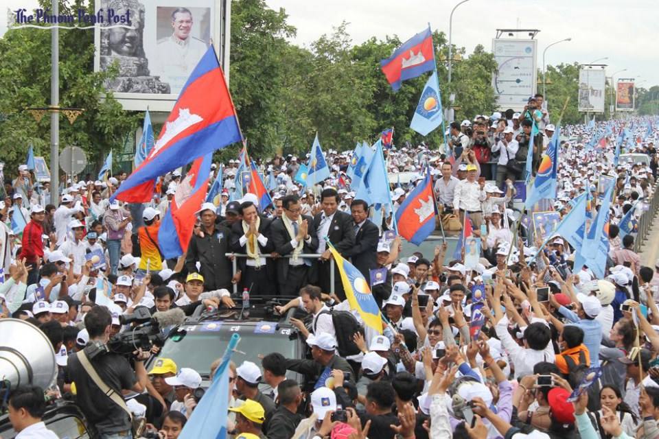 คุณ สม รังสี ผู้นำพรรคกู้ชาติกัมพูชา หรือ CNRP