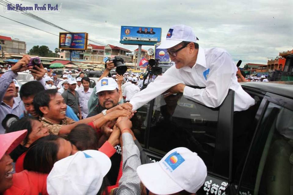 คุณ สม รังสี ผู้นำพรรคกู้ชาติกัมพูชา หรือ CNRP