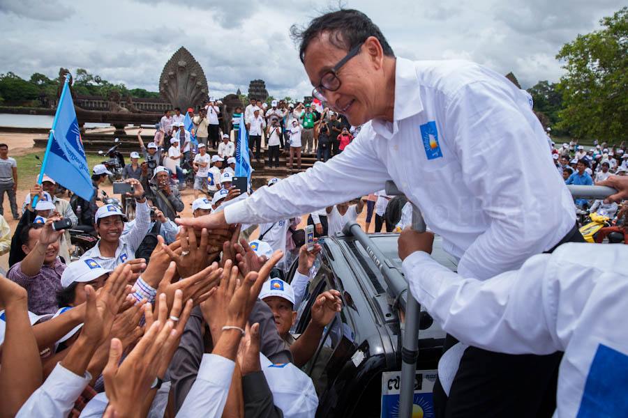 คุณ สม รังสี ผู้นำพรรคกู้ชาติกัมพูชา หรือ CNRP