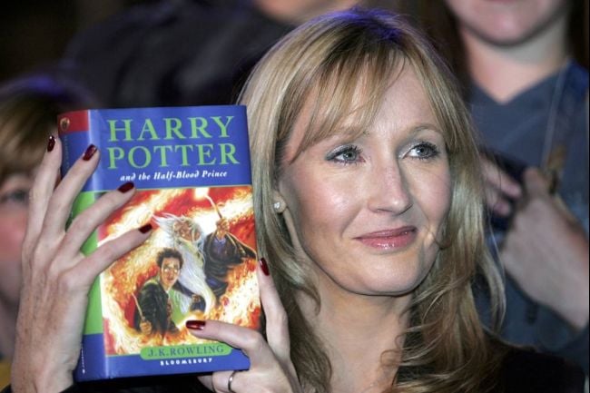 J.K.Rowling หนึ่งในตัวอย่างบุคคลที่ฝ่าฟันอุปสรรค จนประสบความสำเร็จ มีชื่อเสียงไปทั่วโลก