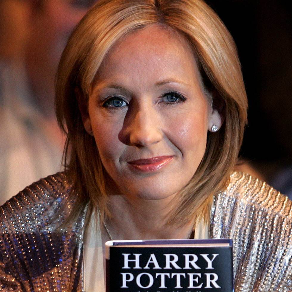 J.K.Rowling หนึ่งในตัวอย่างบุคคลที่ฝ่าฟันอุปสรรค จนประสบความสำเร็จ มีชื่อเสียงไปทั่วโลก