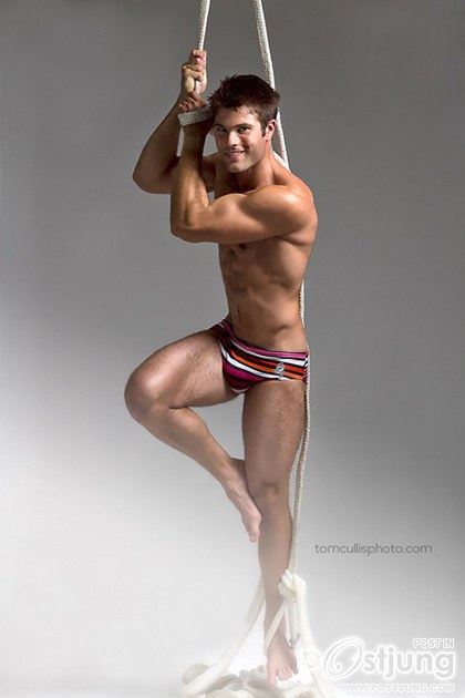 Tom Cullis for Timoteo