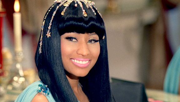 Nicki Minaj กับเมคอัพที่..................