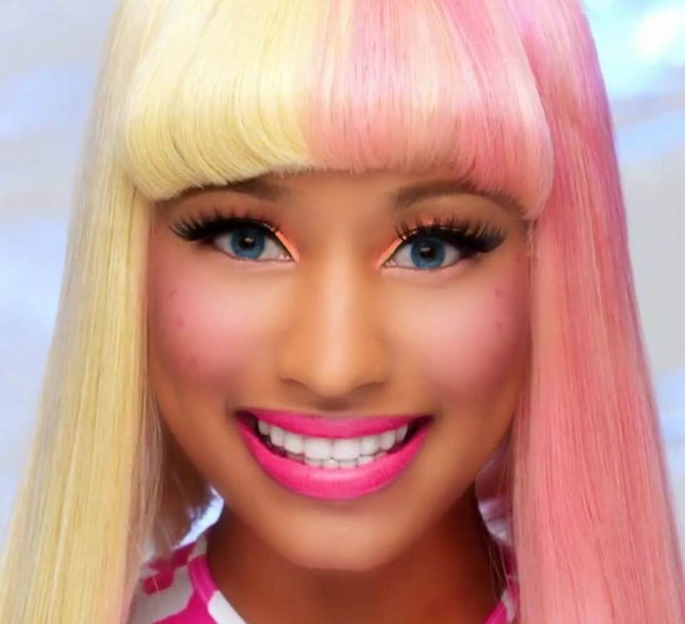 Nicki Minaj กับเมคอัพที่..................