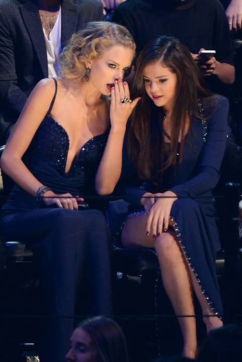 Taylor Swift ร่วมเฟรมกับอดีตคนรักในงาน Video Music Awards 2013
