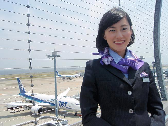 All Nippon Airways สายการบินห้าดาวระดับโลกของญี่ปุ่น ถึงไม่ใช่สายการบินแห่งชาติ แต่ก็แฝงเสน่ห์สุดคลาสสิคเรียบหรู พร้อมเครื่องบินลายโปเกมอนสุดน่ารักสดใส