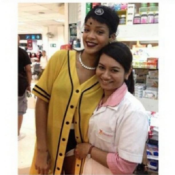 นักร้องสาวระดับโลก >>>>> 'ริฮานนา >>>> 'Rihanna มาประเทศไทย ด้วยเครื่องบินส่วนตัว เที่ยวที่ป่าตอง.ภูเก็ตเป็นที่แรก