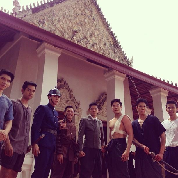 เคน ภูภูมิ พระเอกหน้าเด็ก หุ่นดี six packs เริ่ดๆแถมมีขนยุบยับที่หน้าอกจาก ig และอัพเดทละครเรื่องลูกทาสด้วยจ้าาา