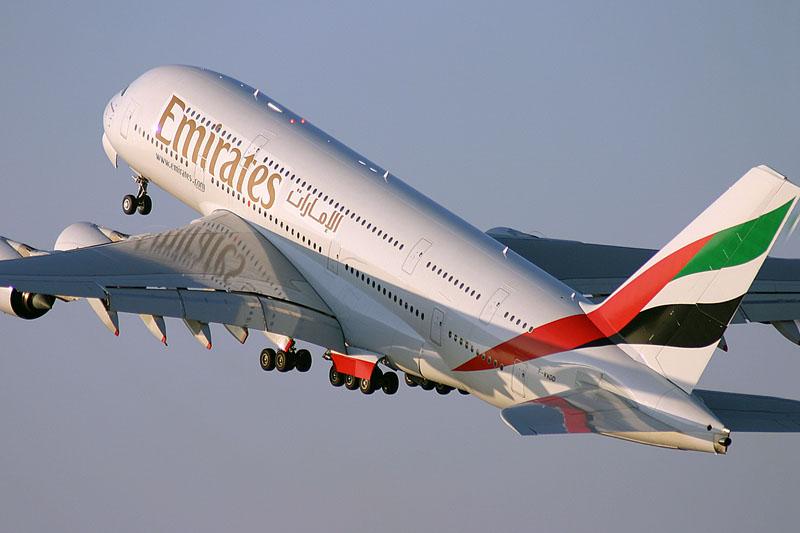 ในบรรดาเจ้านกเหล็กยักษ์ที่ใหญ่ที่สุดในโลก airbus a380 ของสายการบินต่างๆทั่วโลก คุณชอบเจ้าลำนี้ของสายการบินไหนมากที่สุดกันเอ่ย เข้ามาเลือกกันได้เลยจ้า?? ^O^