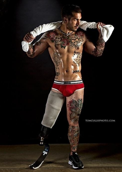 Alex Minsky สุดยอดนายแบบ พิการไร้ขา