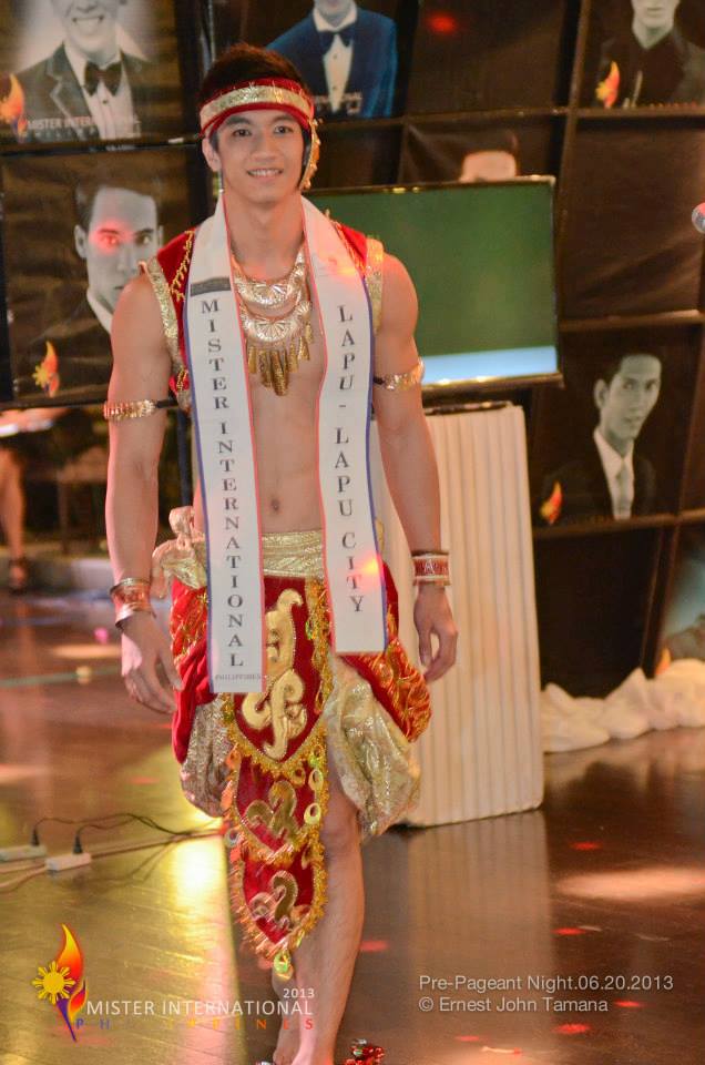 เขามาจาก Mister International Philippines.