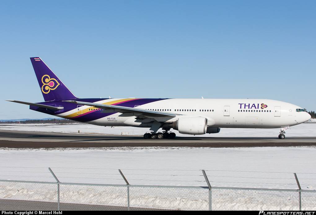 Boeing 777-200er มีทั้งหมด 6 ลำ *er ย่อมาจาก extended range ค่า