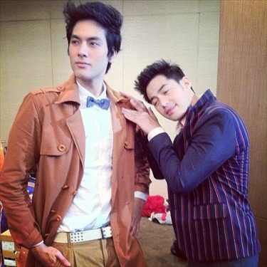 บอม ธนิน-ท็อป จรณ +เต้ย พงศกร    คู่ซี้ดารา