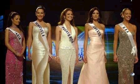 เข้ารอบ Top 5 Miss Universe 2001