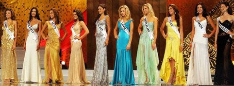 เข้ารอบ Top 10 Miss Universe 2005 (อยู่คนที่ 7 นับจากขวา)