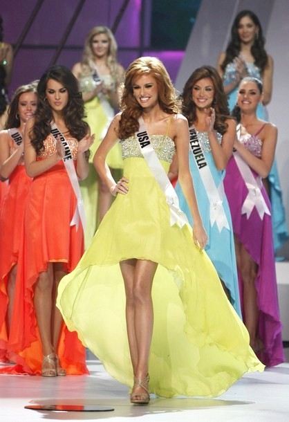 เข้ารอบ Top 16 Miss Universe 2011