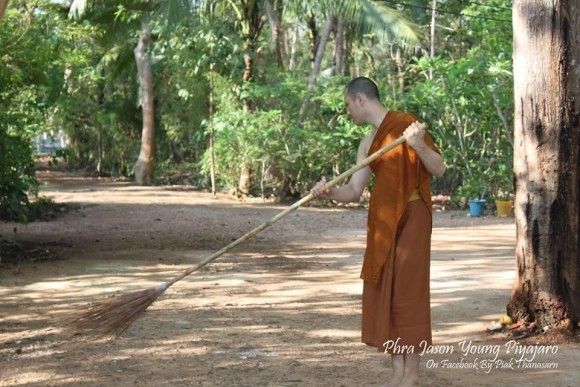 อัพเดตภาพ พระเจสัน ยัง 1.6 ปี ยังคงปฎิบัติธรรมเช่นเดิม