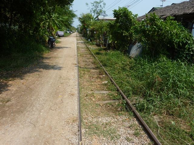 ทางรถไฟสายบ้านแหลม แม่กลอง