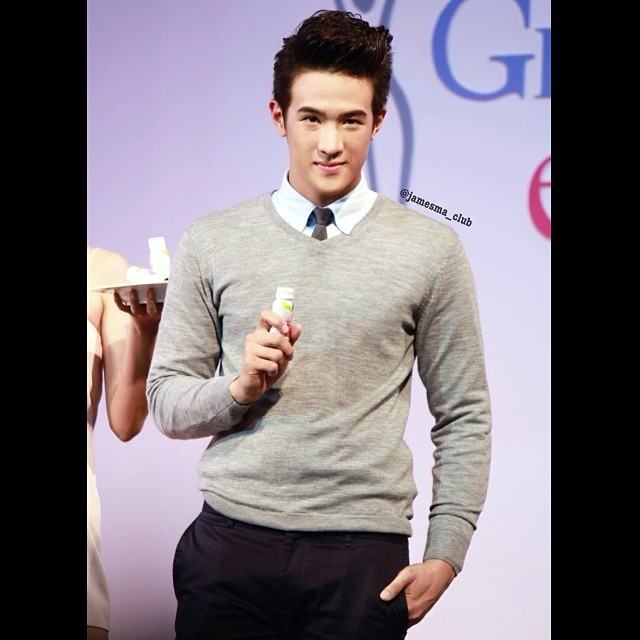 เจมส์ มาร์ หล่อจังเลย .