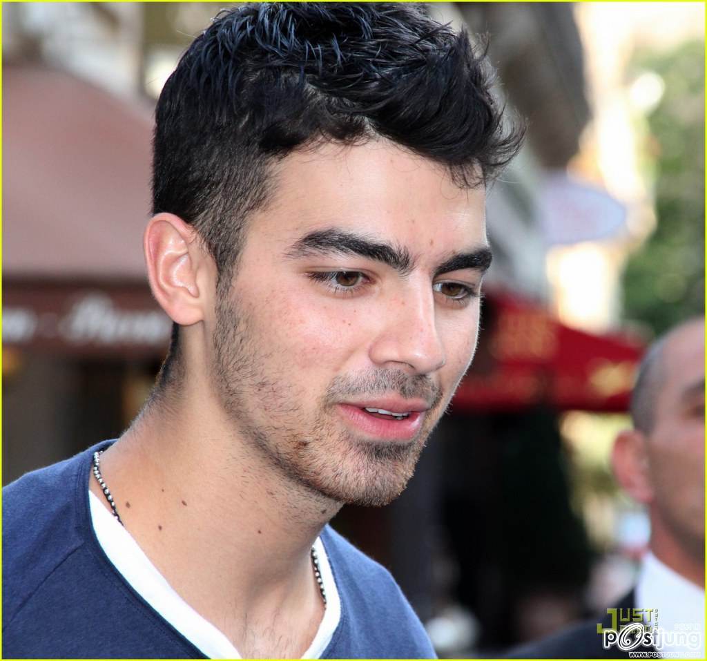 หล่อเท่เข้มหุ่นกำลังดี joe jonas