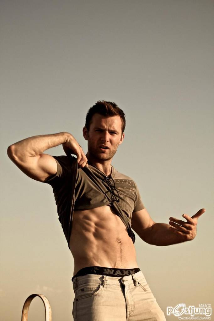 Harry Judd มือกลองวง McFly