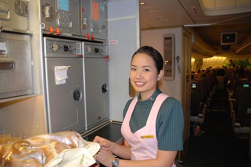 Eva air สายการบินเอกชนใหญ่อันดับสองของไต้หวันแต่ปลอดภัยติดอันดับหกของโลก กับuniformสีเขียวสวยสะอาดตา