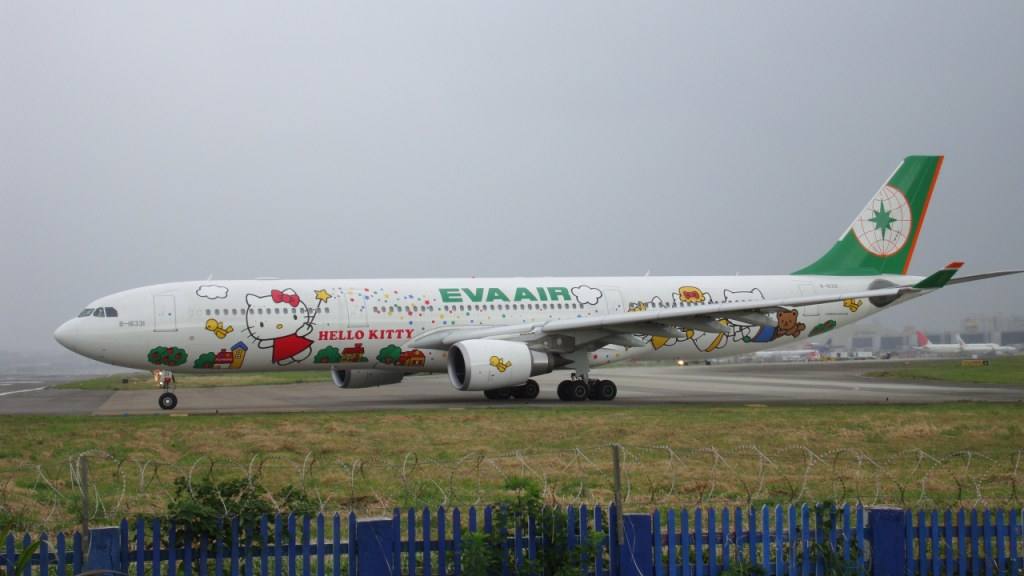 Eva air สายการบินเอกชนใหญ่อันดับสองของไต้หวันแต่ปลอดภัยติดอันดับหกของโลก กับuniformสีเขียวสวยสะอาดตา