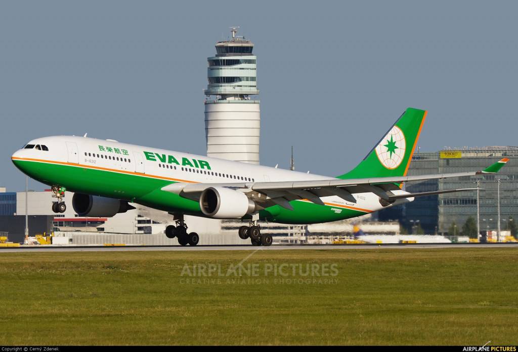 Eva air สายการบินเอกชนใหญ่อันดับสองของไต้หวันแต่ปลอดภัยติดอันดับหกของโลก กับuniformสีเขียวสวยสะอาดตา