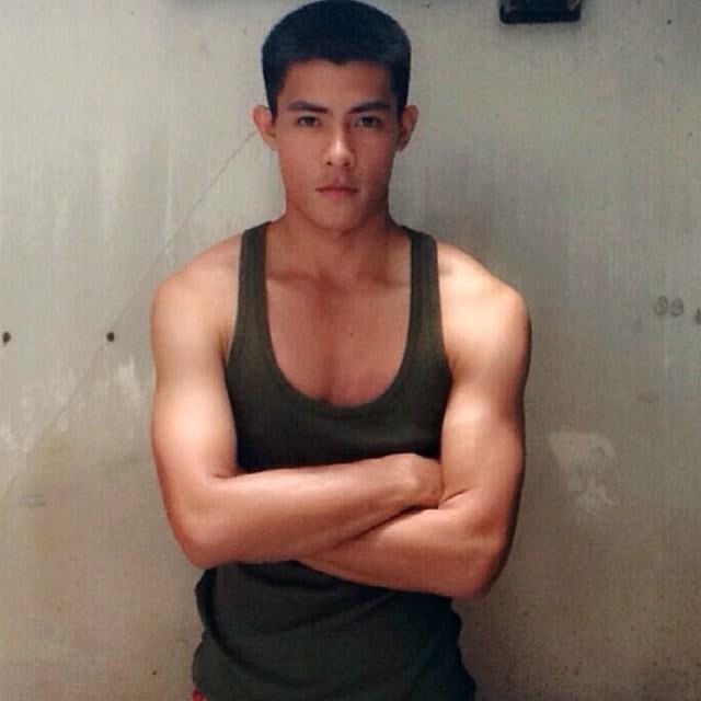 ทำไมทหารถึงอร่อย อุ๊ย ! หล่อจังครับ