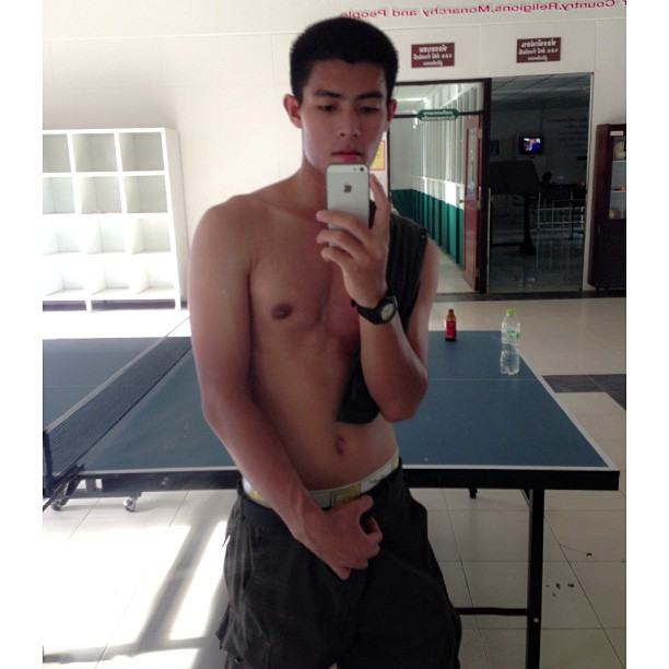 ทำไมทหารถึงอร่อย อุ๊ย ! หล่อจังครับ