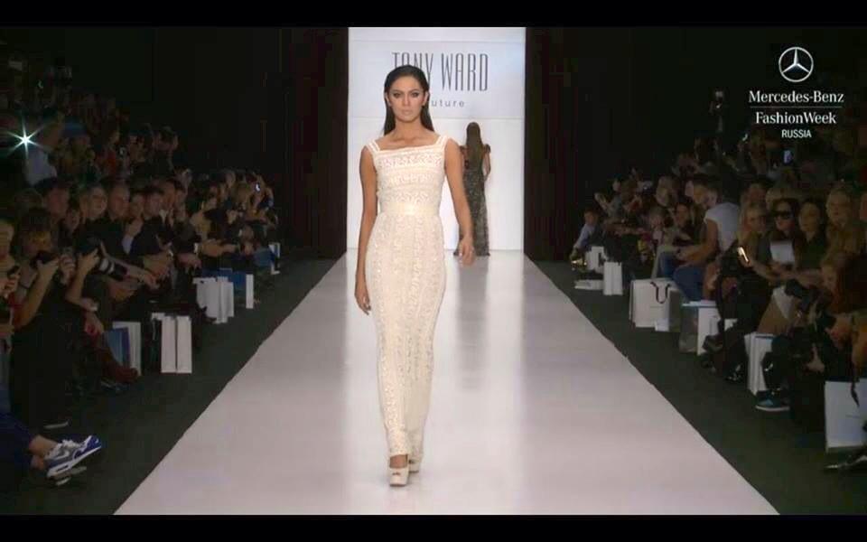 Miss universe Philippine 2013 ร่วมเดินแบบแบรนด์ดัง Tony Ward Couture Fashion Show