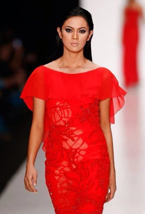 Miss universe Philippine 2013 ร่วมเดินแบบแบรนด์ดัง Tony Ward Couture Fashion Show